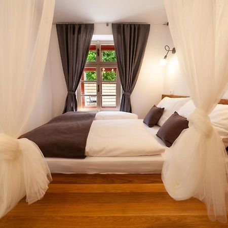 Apartmany Dacicky 1 กุตนาฮอรา ภายนอก รูปภาพ